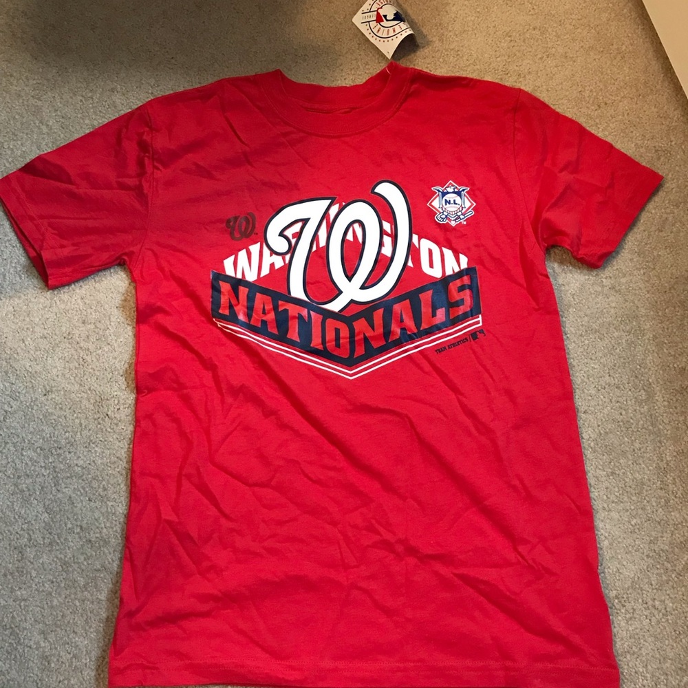 Boy’s Medium Washington Nationals T-shirt